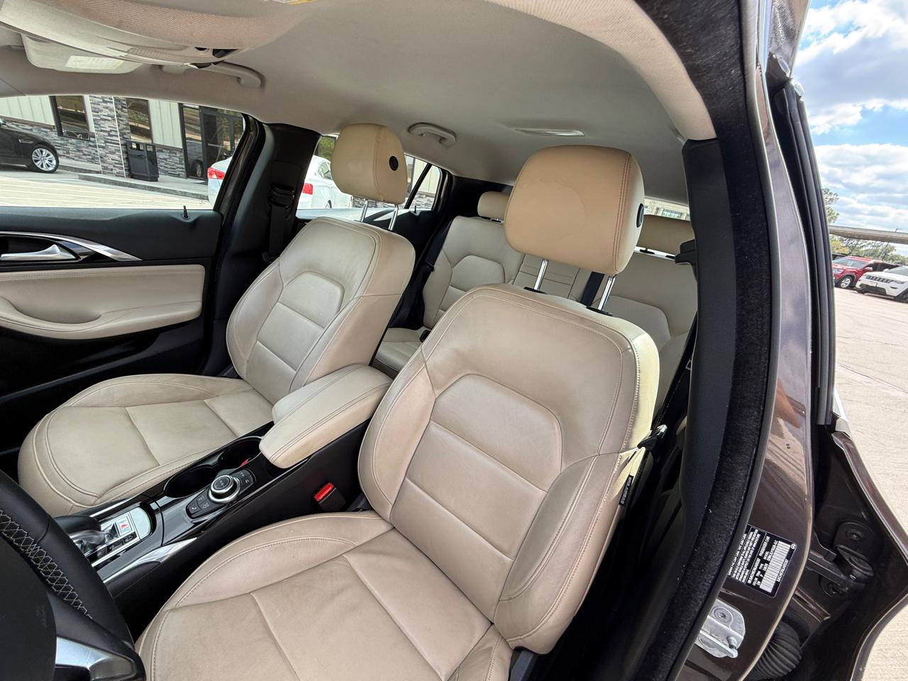 Infiniti QX30 Luxury AWD 2018