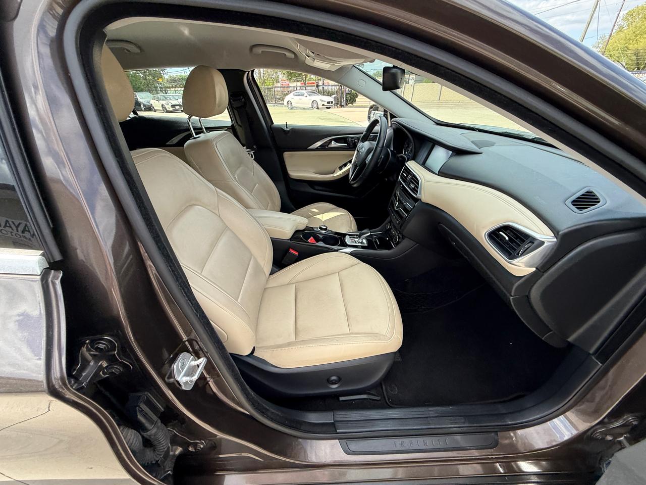 Infiniti QX30 Luxury AWD 2018