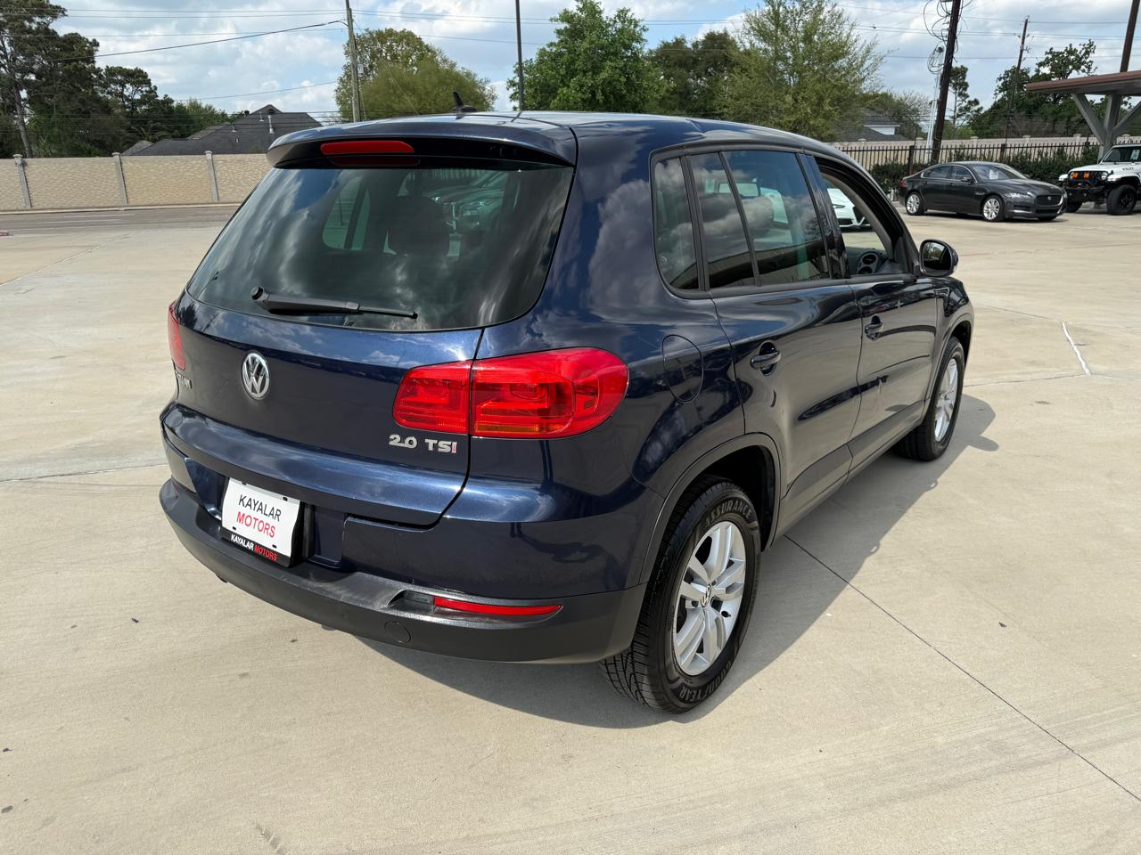 Volkswagen Tiguan S 2013