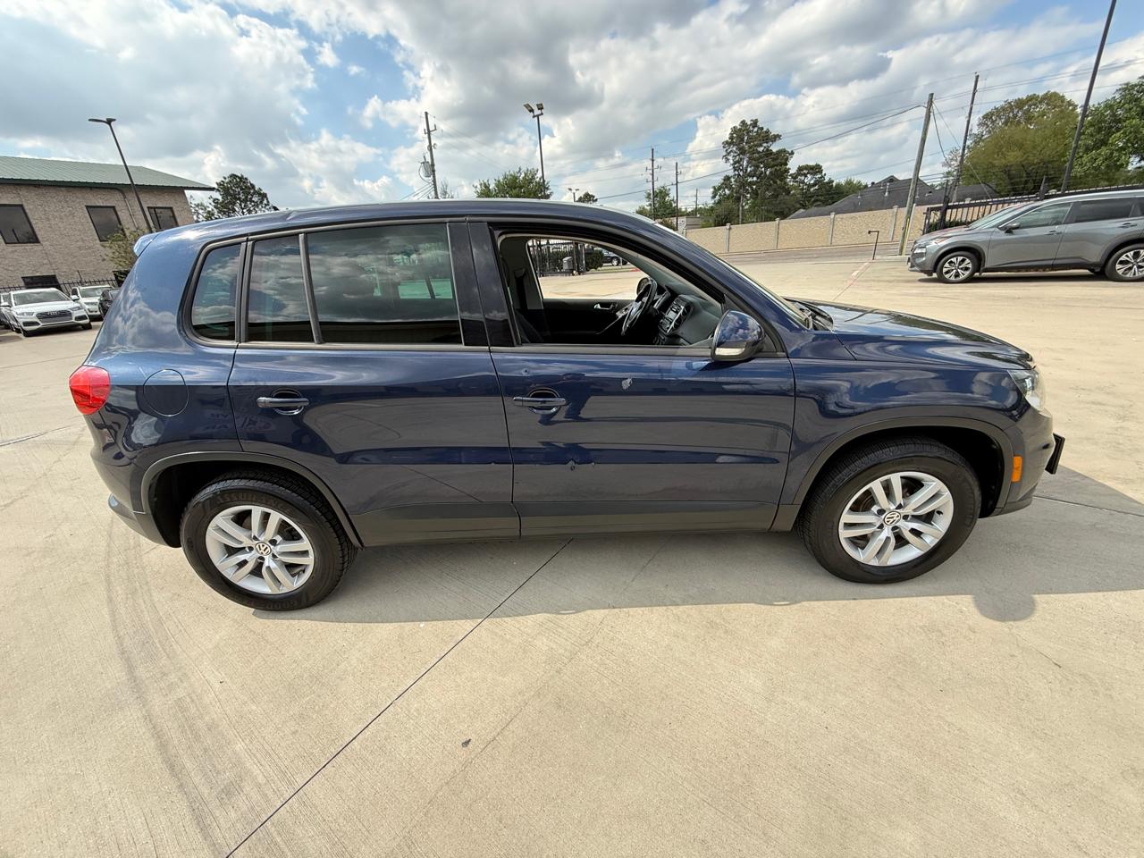 Volkswagen Tiguan S 2013