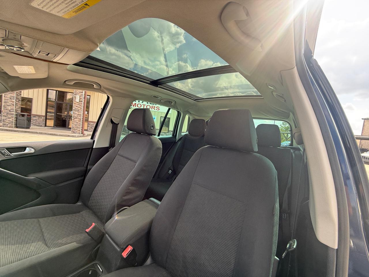 Volkswagen Tiguan S 2013