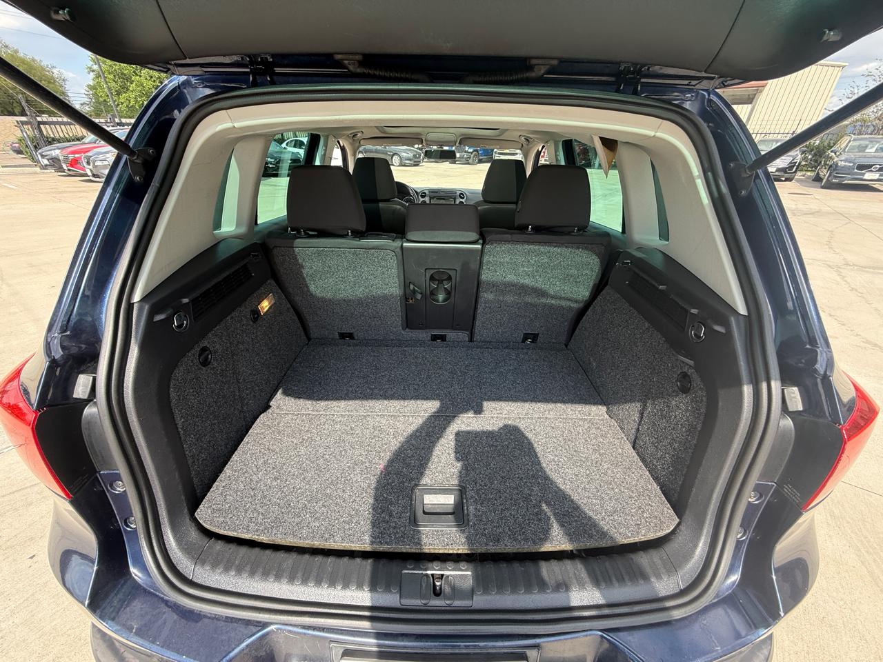 Volkswagen Tiguan S 2013