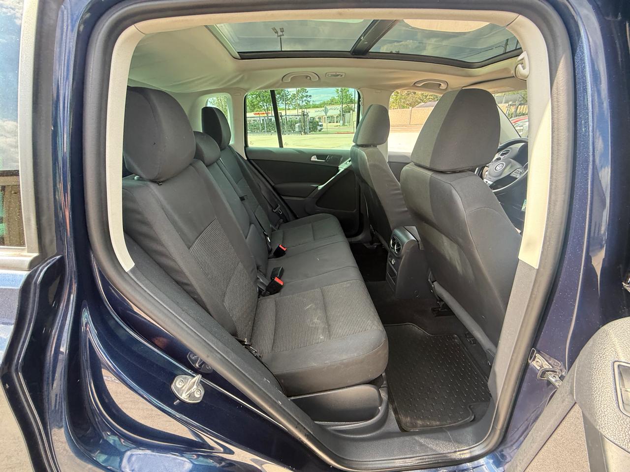 Volkswagen Tiguan S 2013