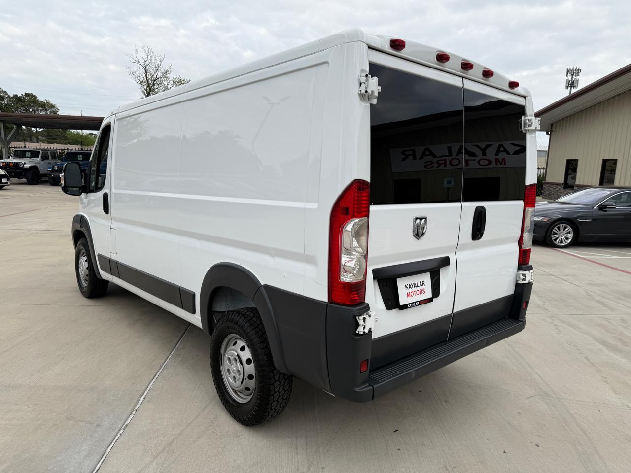 RAM Promaster 1500 Low Roof Tradesman 136-in. WB 2017