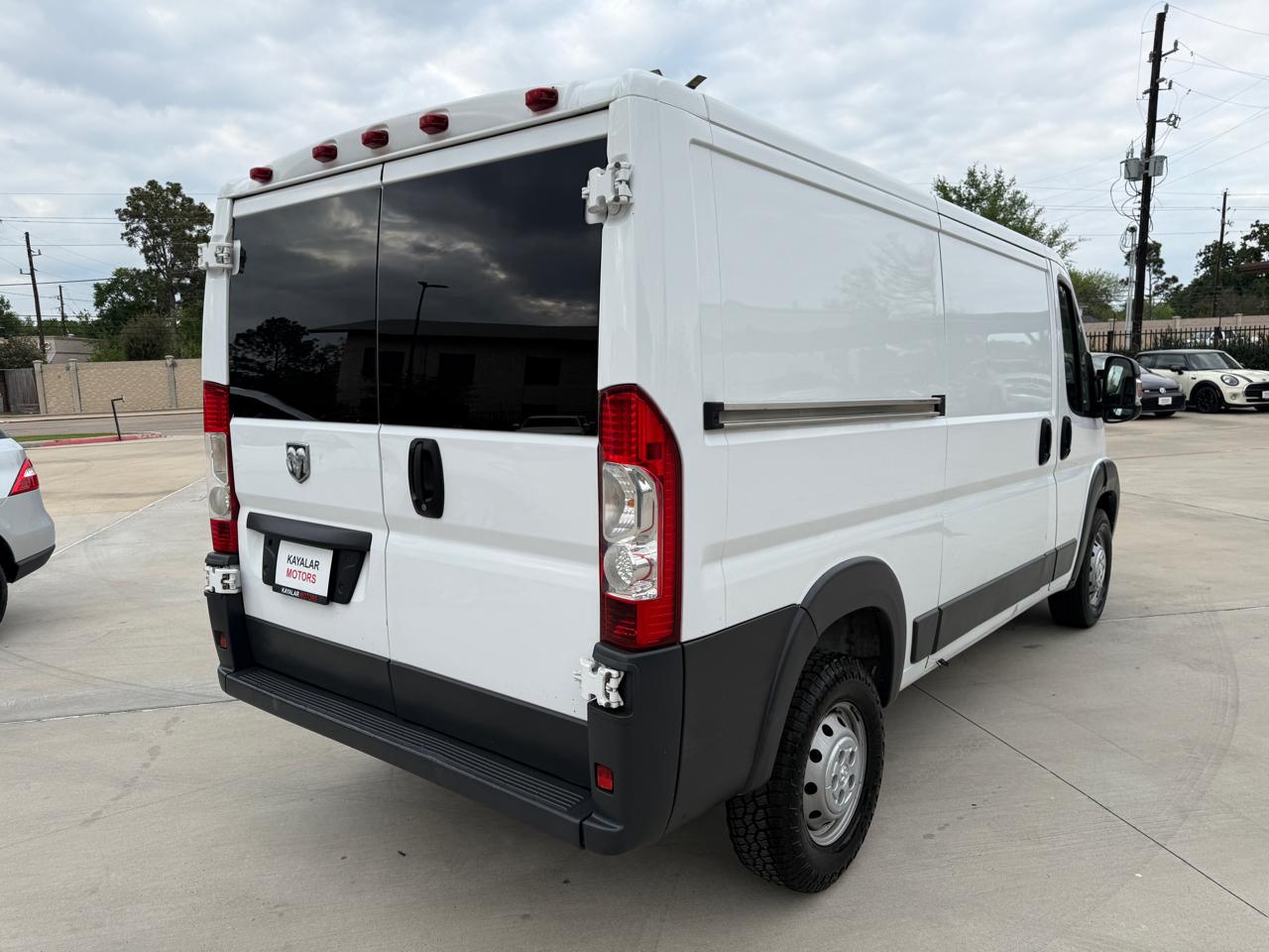 RAM Promaster 1500 Low Roof Tradesman 136-in. WB 2017