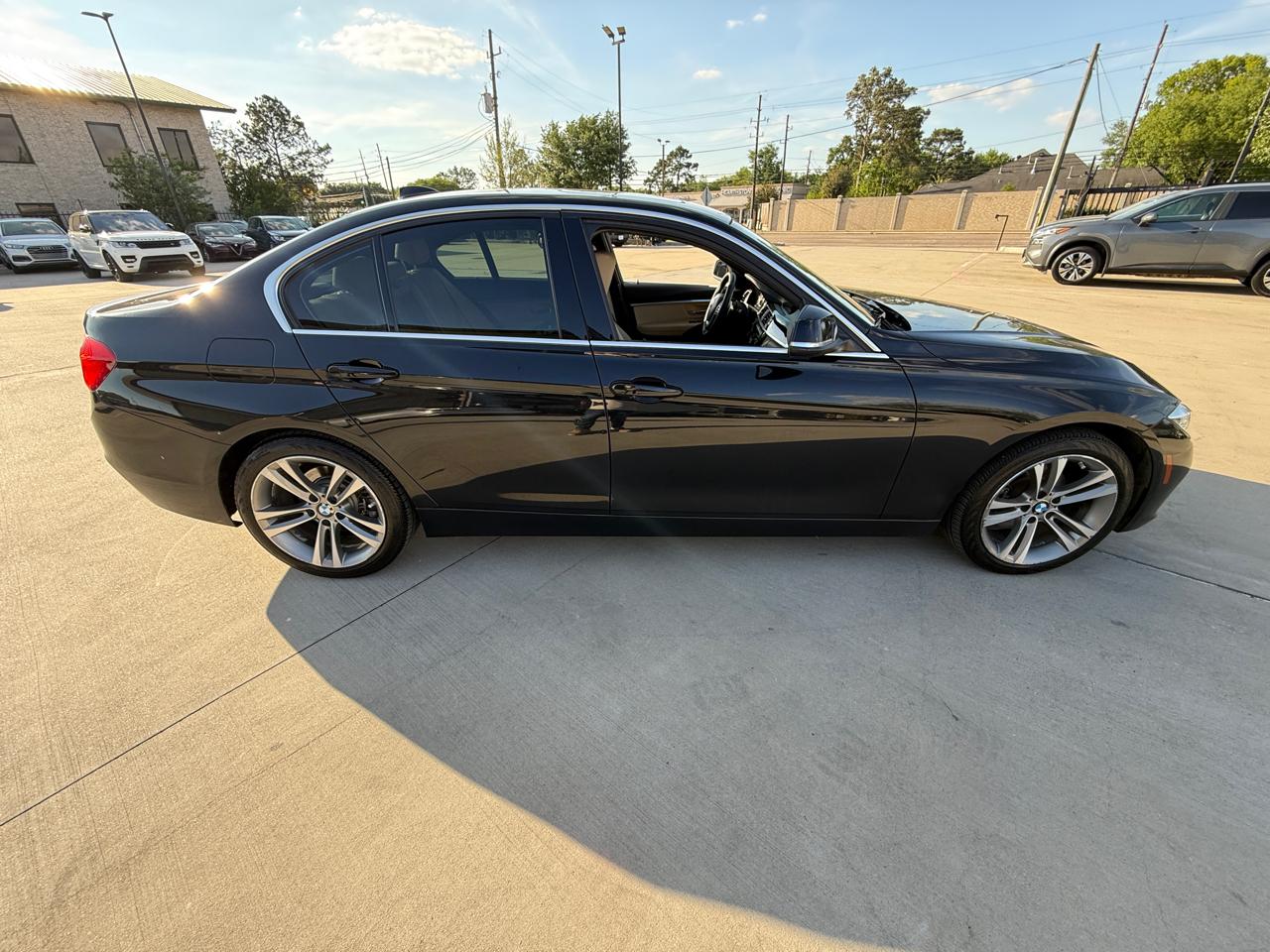 BMW 3-Series 330i SULEV Sedan 2017