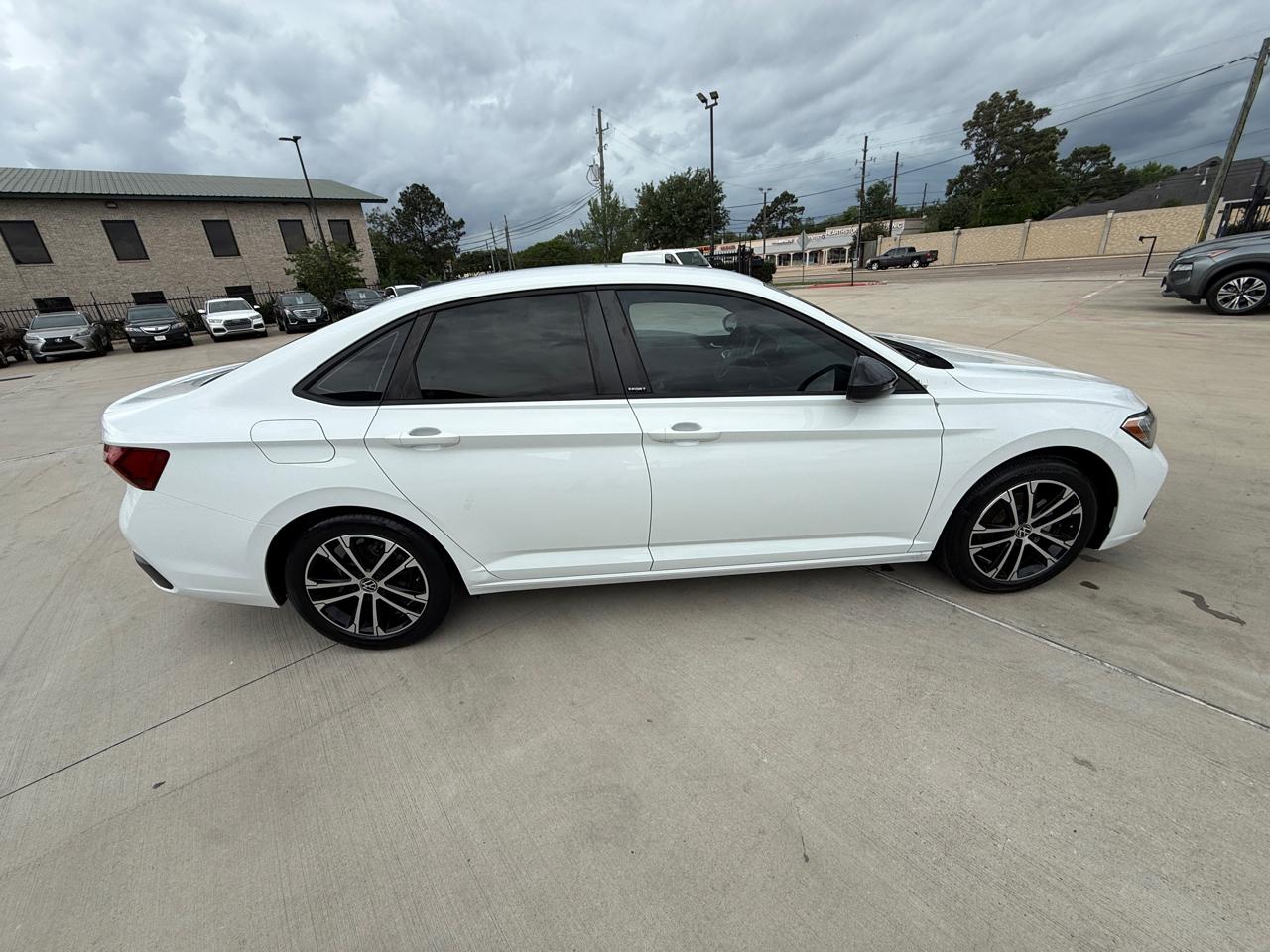 Volkswagen Jetta Sport 2023