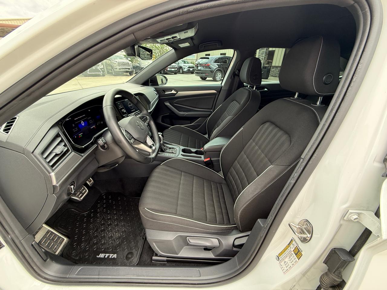 Volkswagen Jetta Sport 2023