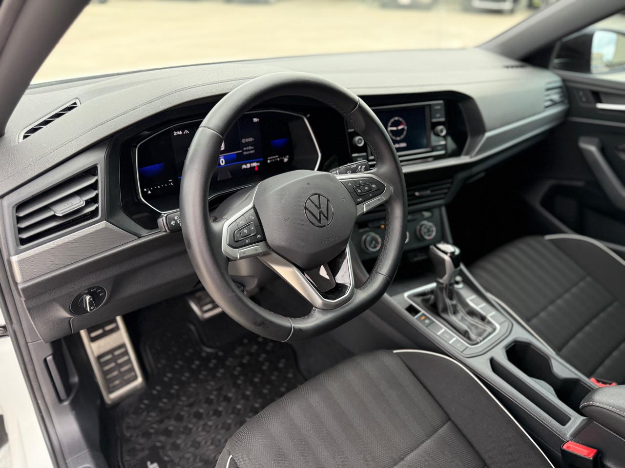 Volkswagen Jetta Sport 2023