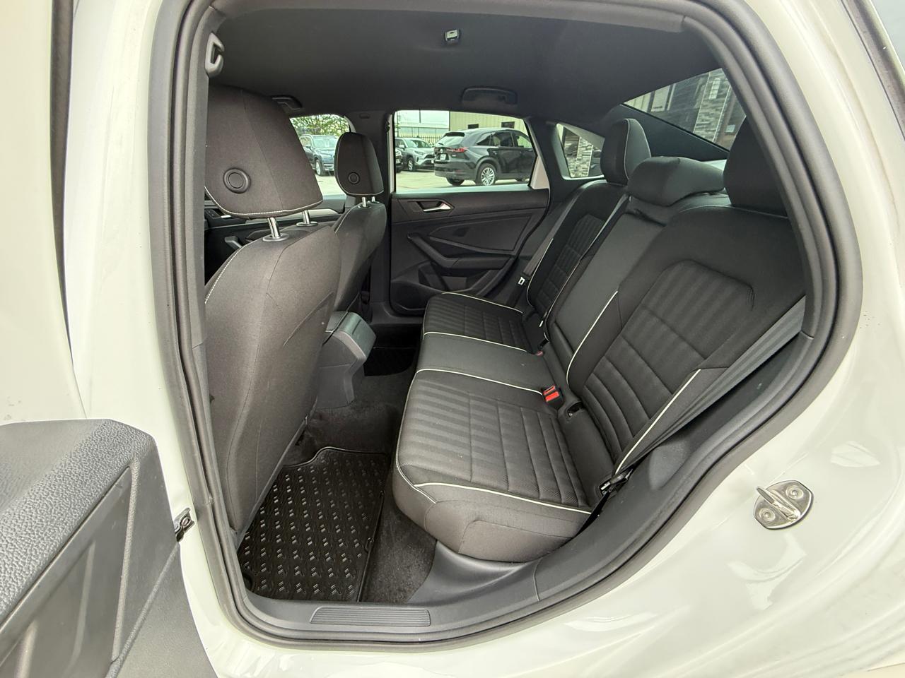 Volkswagen Jetta Sport 2023