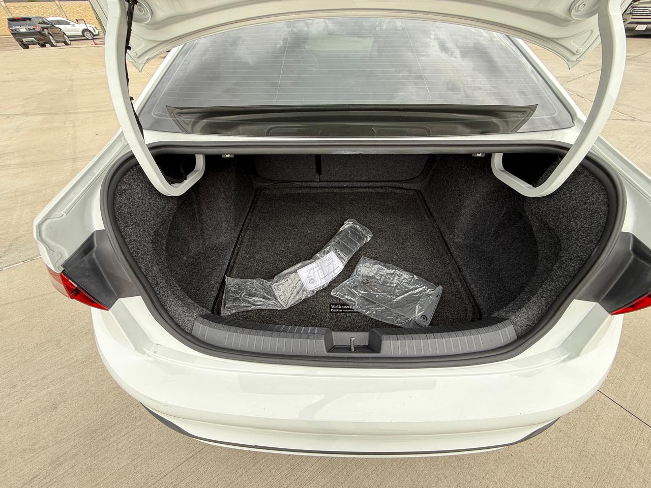 Volkswagen Jetta Sport 2023