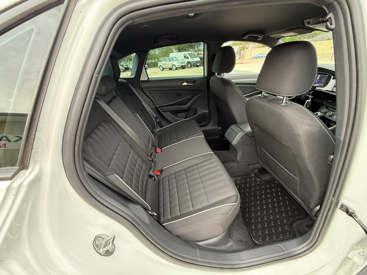 Volkswagen Jetta Sport 2023