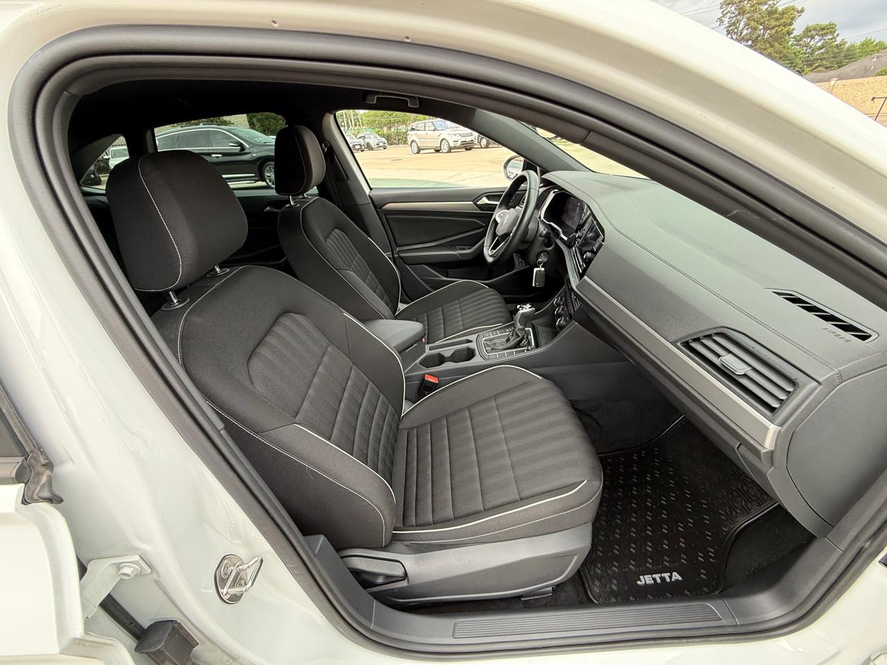 Volkswagen Jetta Sport 2023