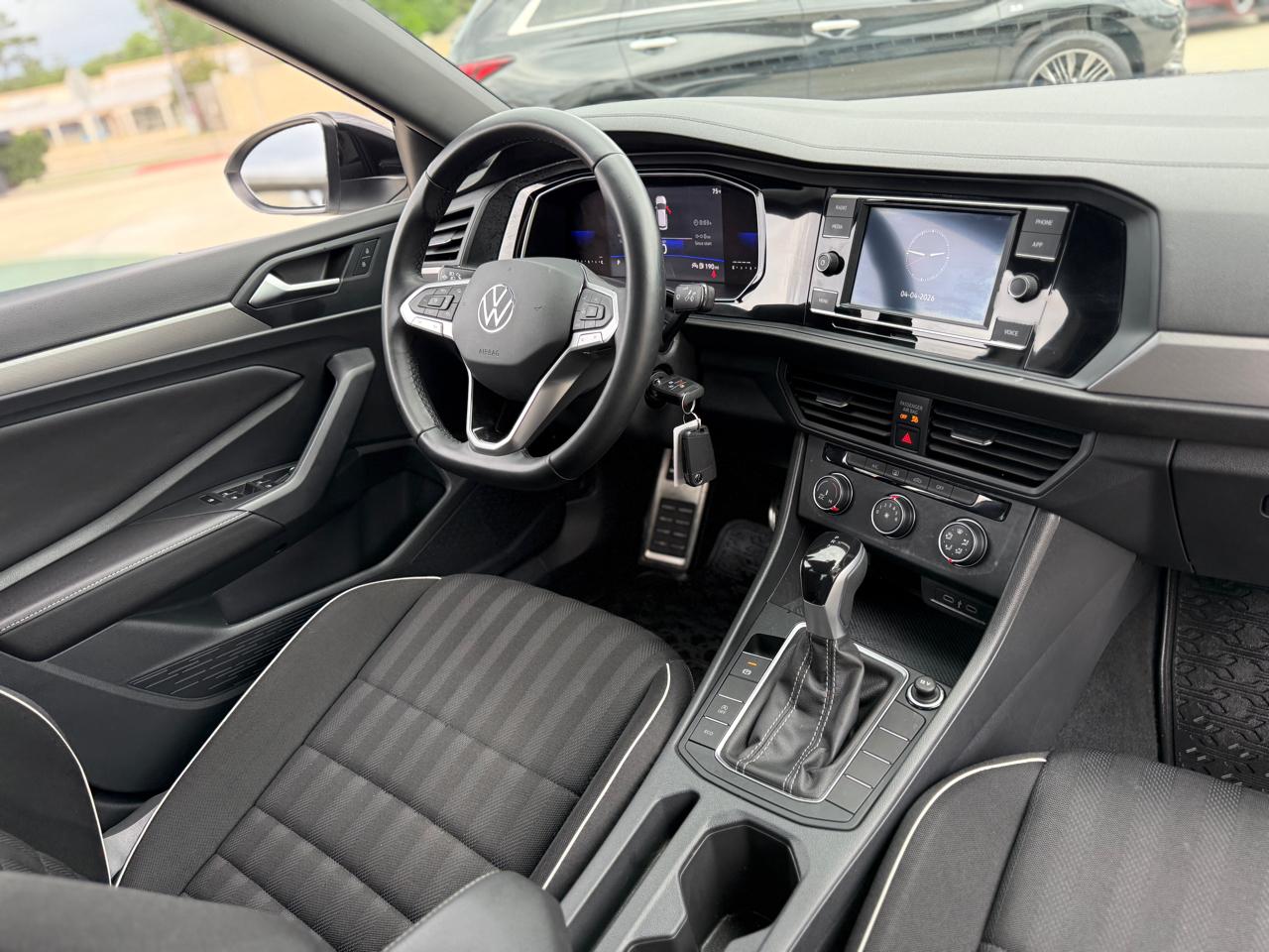 Volkswagen Jetta Sport 2023