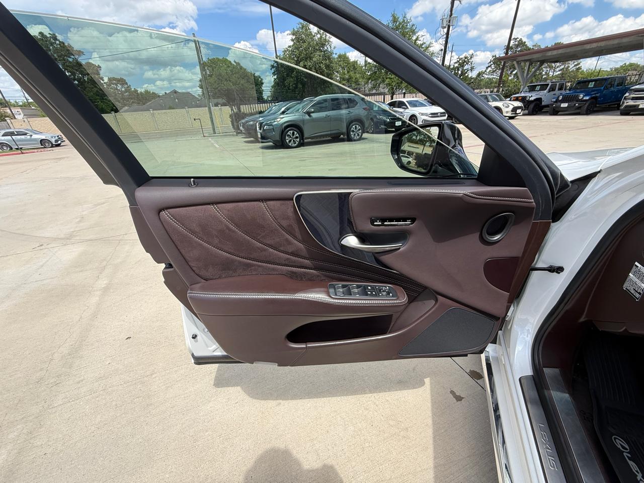 Lexus LS 500 Base 2020