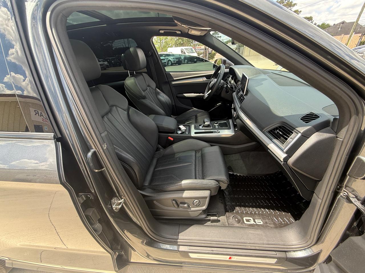 Audi Q5 Titanium Prestige 45 TFSI quattro 2020