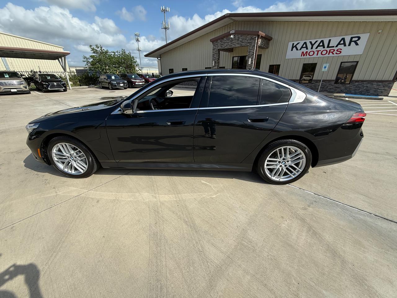 BMW 5-Series 530i 2025