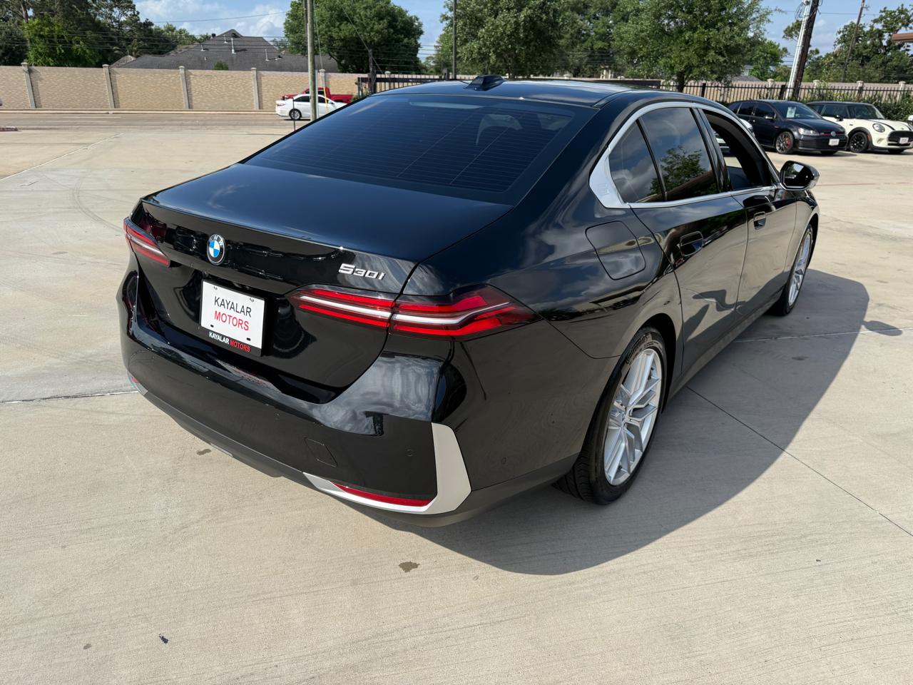 BMW 5-Series 530i 2025