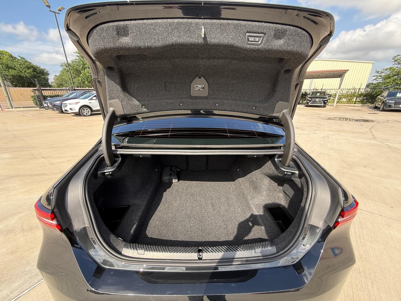 BMW 5-Series 530i 2025