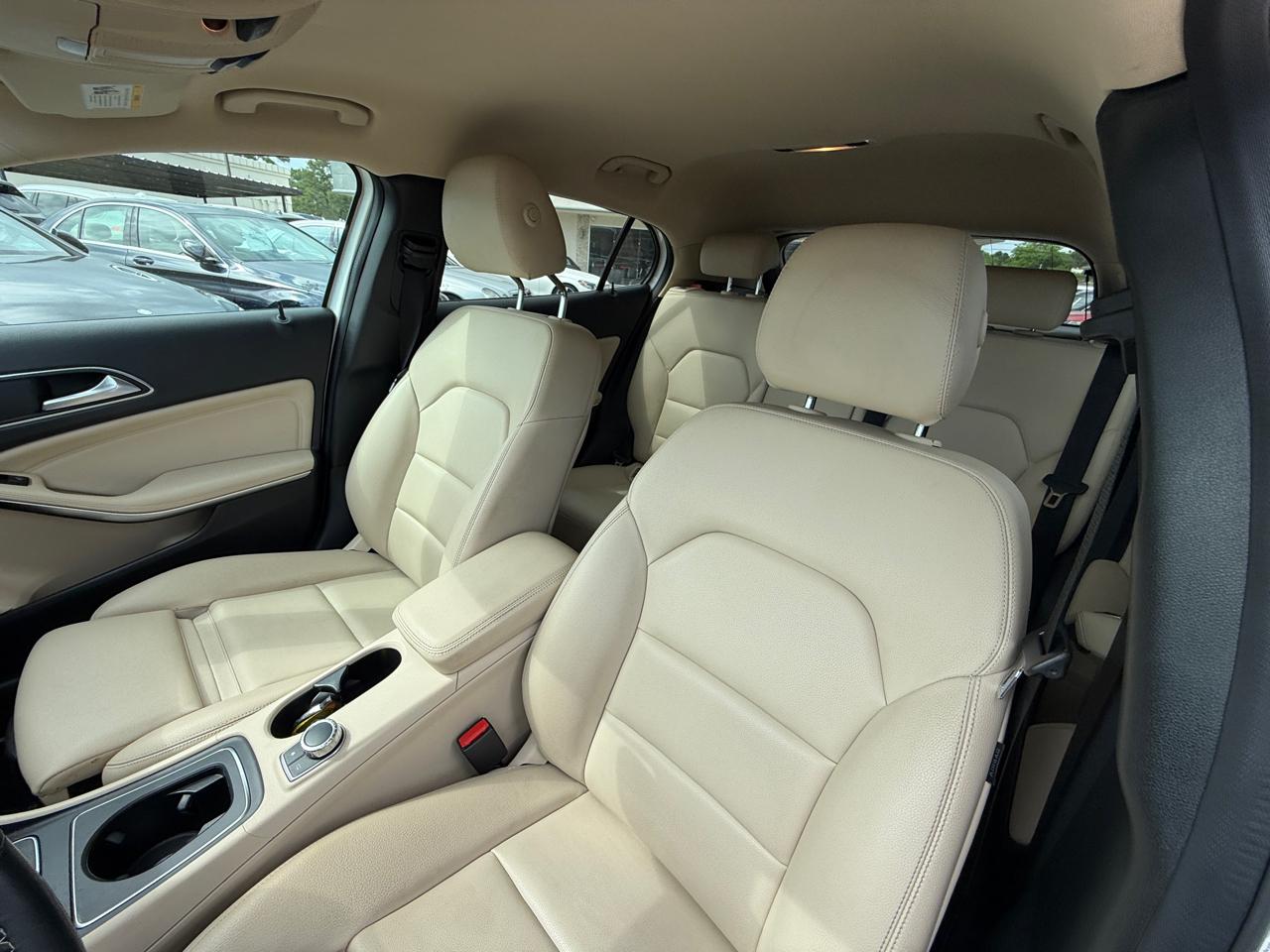 Mercedes-Benz GLA-Class GLA250 2019