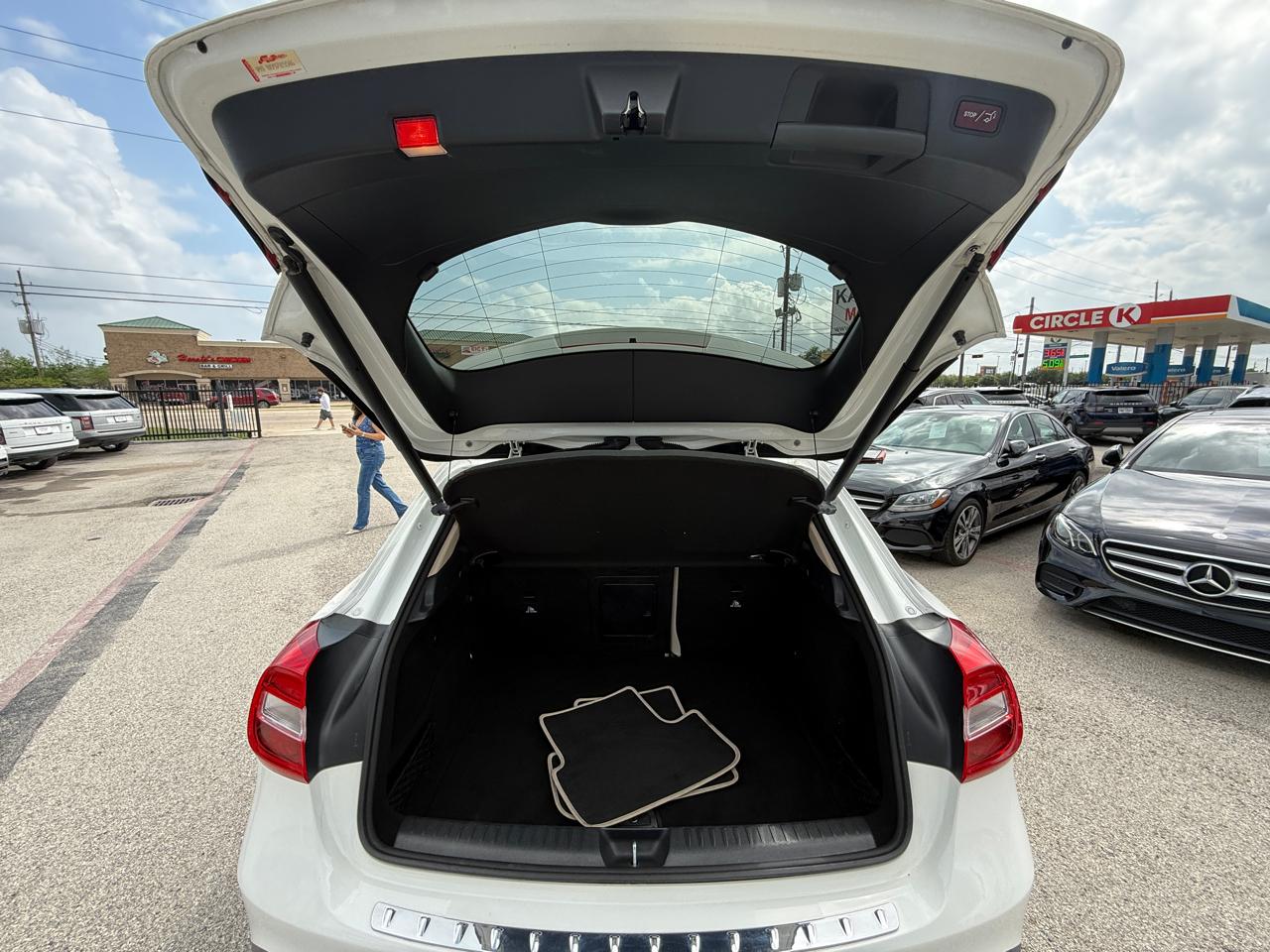 Mercedes-Benz GLA-Class GLA250 2019