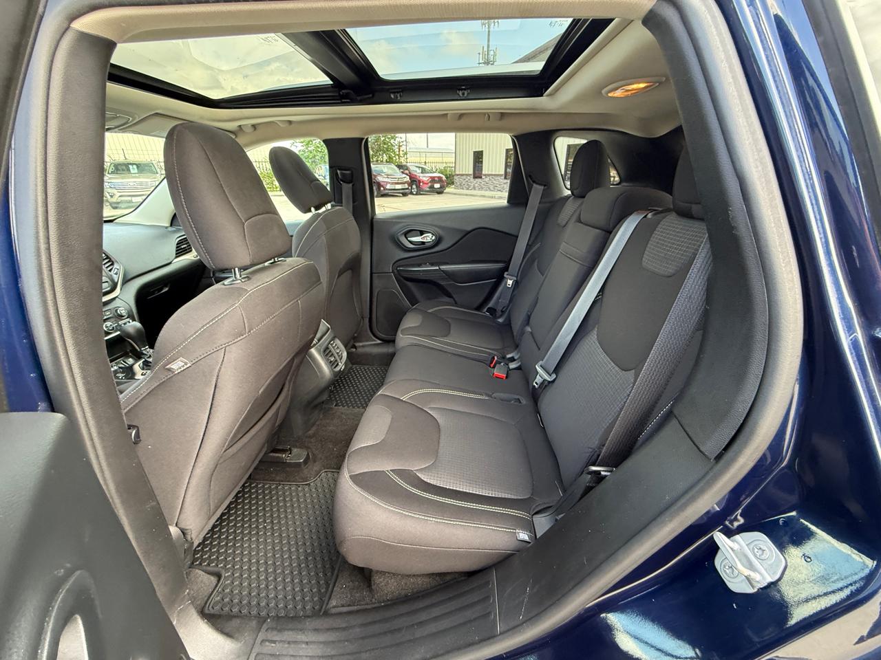 Jeep Cherokee Latitude 4WD 2015