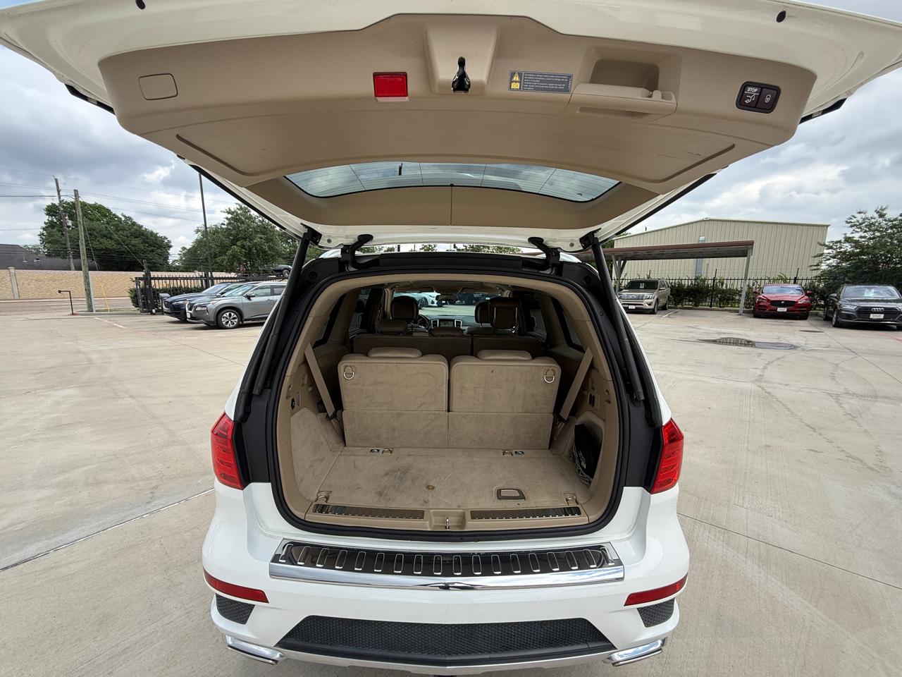 Mercedes-Benz GL-Class GL550 4MATIC 2016