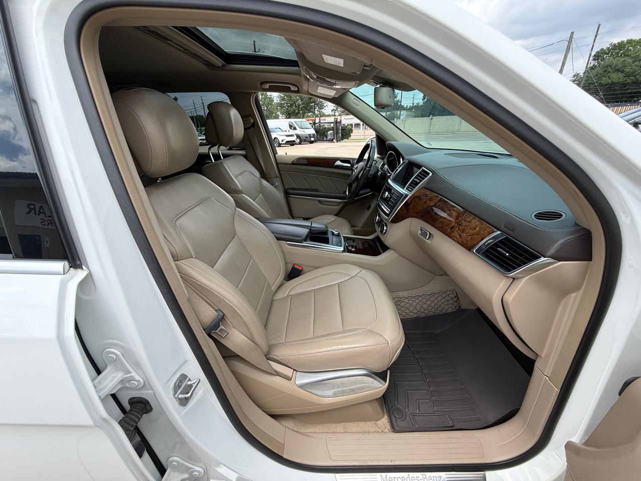 Mercedes-Benz GL-Class GL550 4MATIC 2016