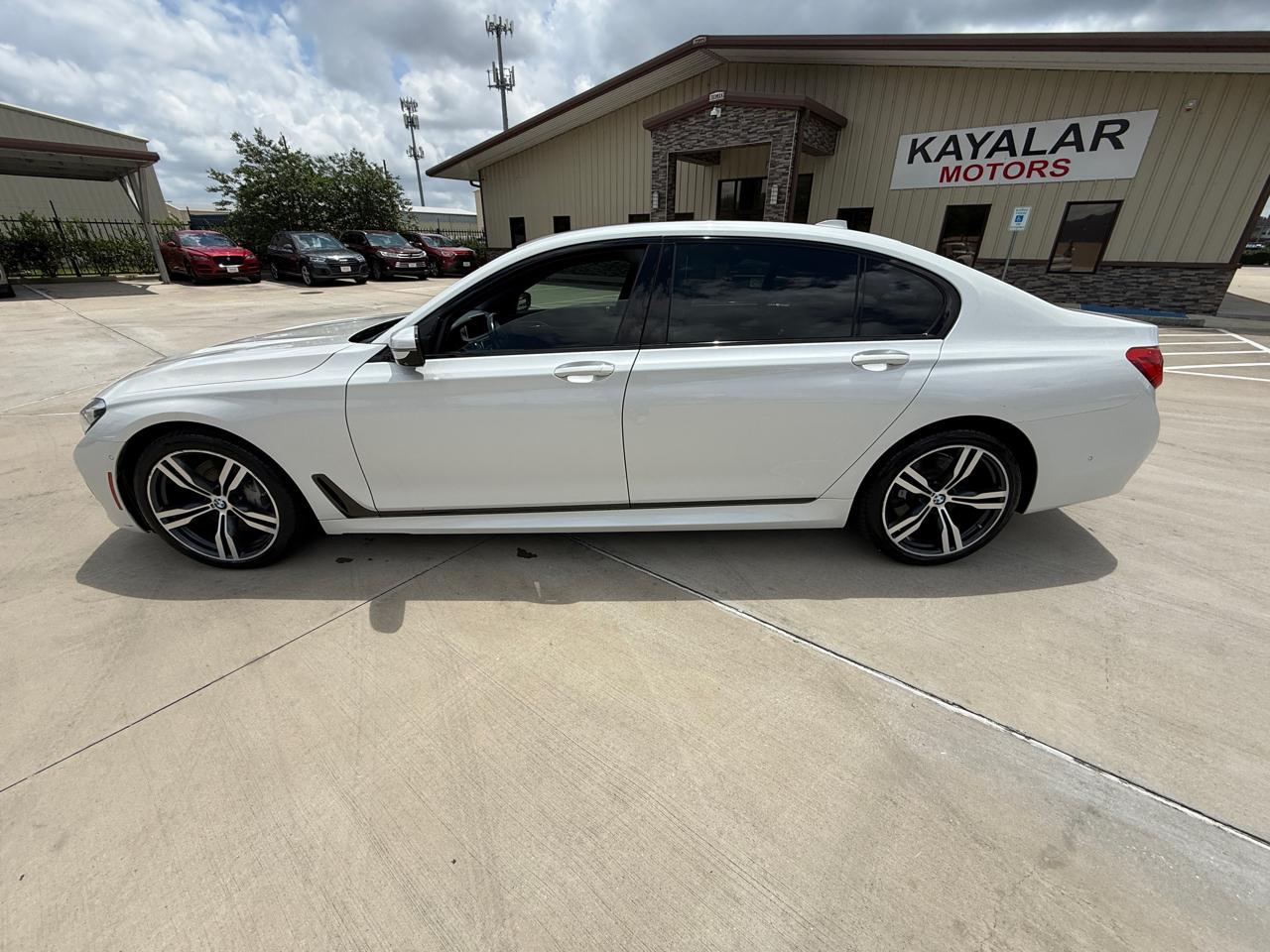 BMW 7-Series 750i 2017