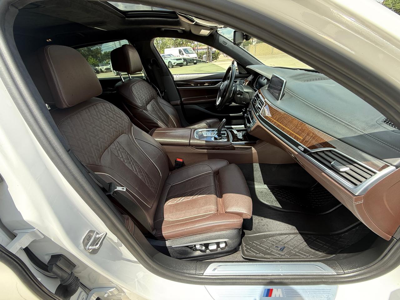 BMW 7-Series 750i 2017