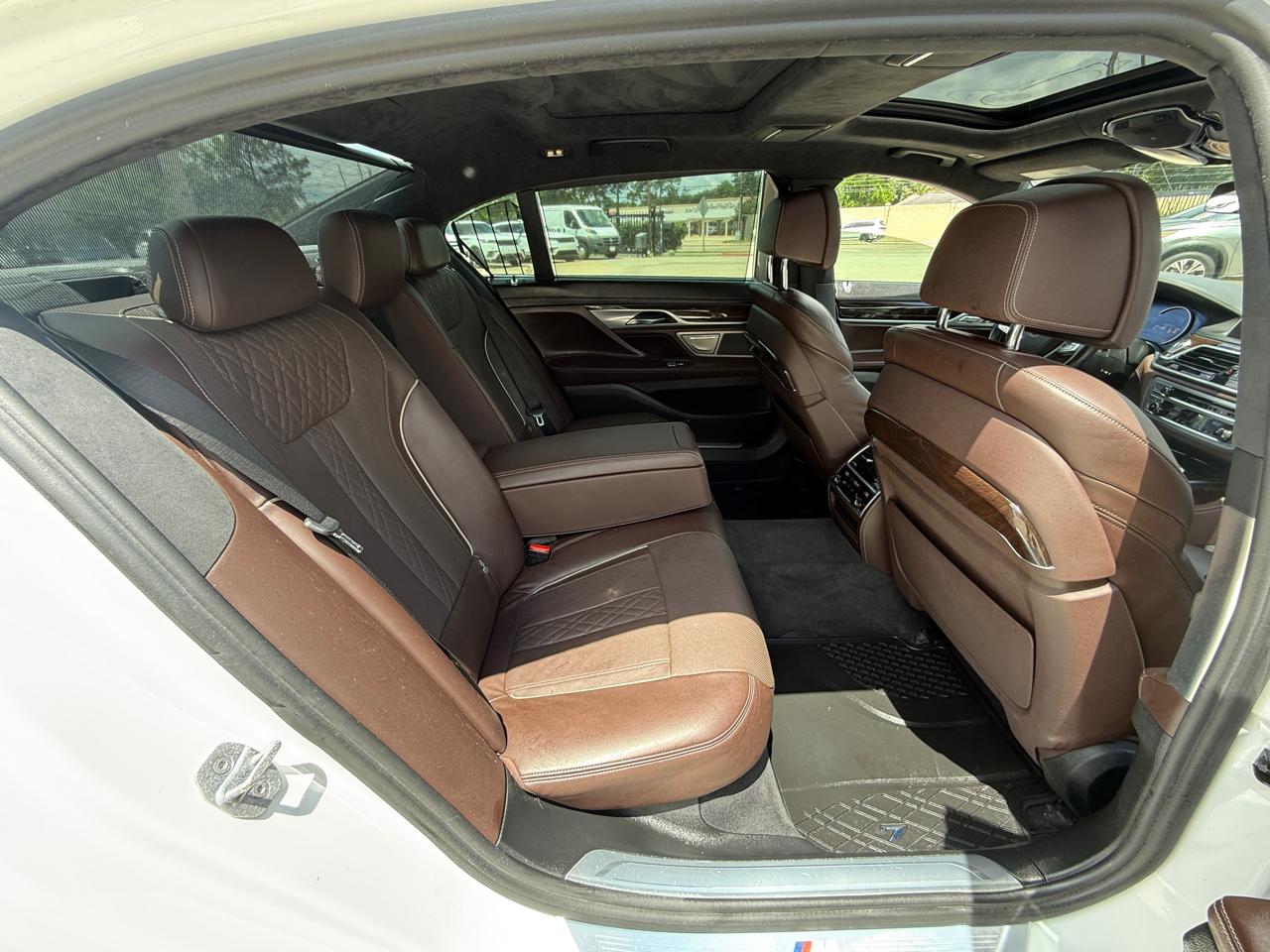 BMW 7-Series 750i 2017