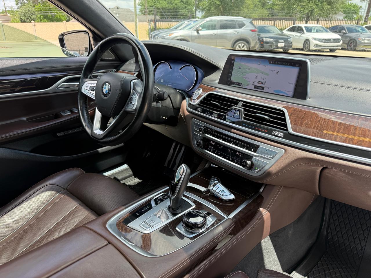 BMW 7-Series 750i 2017