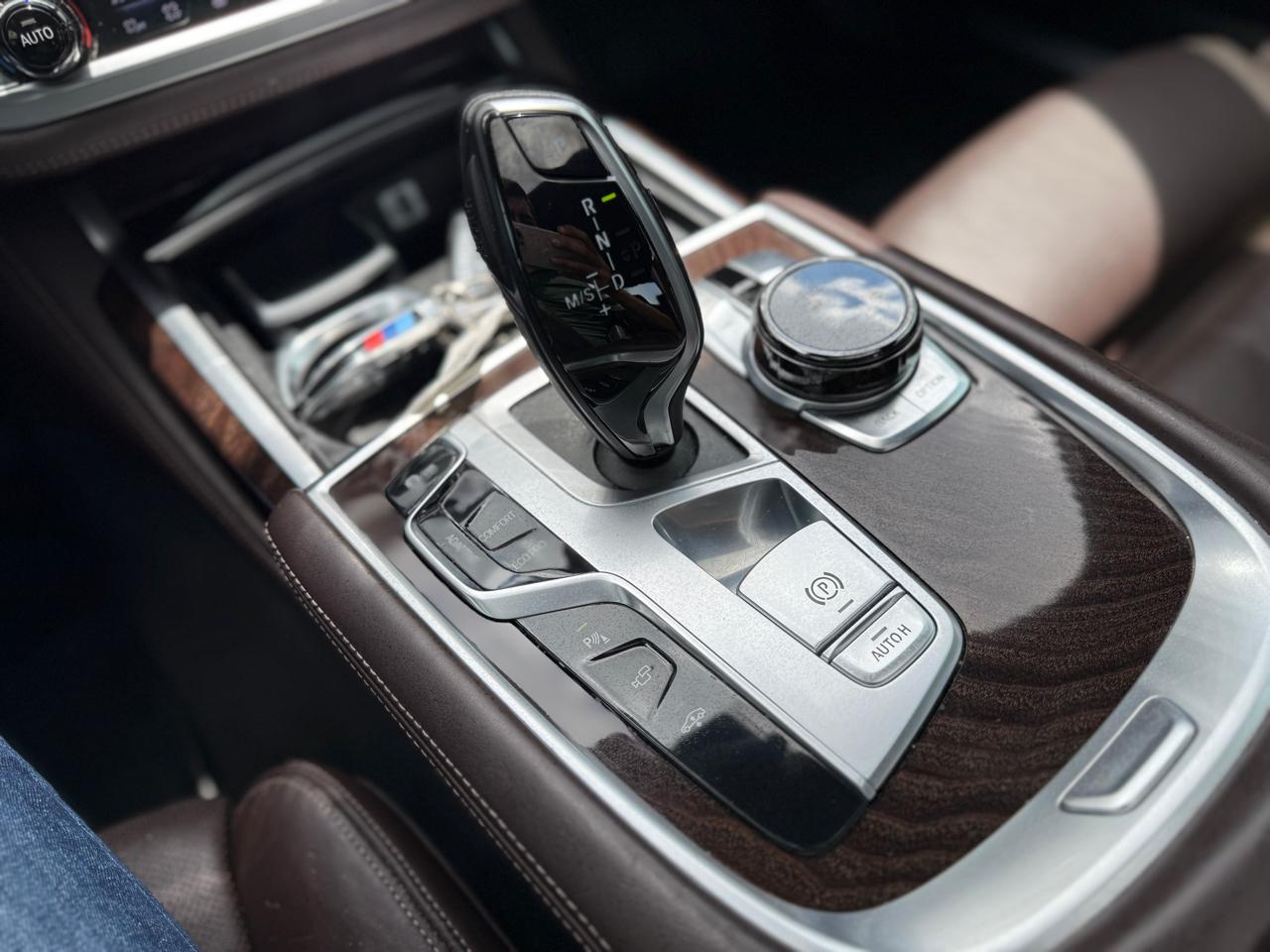 BMW 7-Series 750i 2017