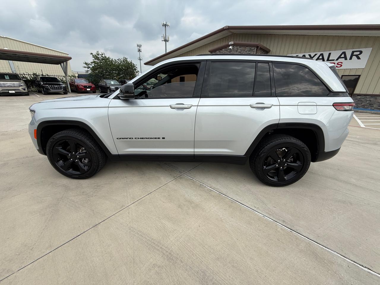 Jeep Grand Cherokee Laredo 4WD 2022