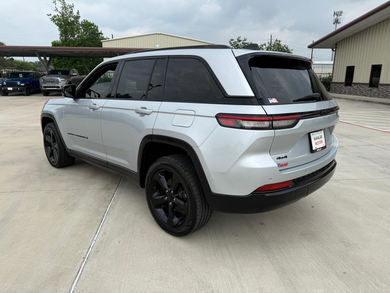 Jeep Grand Cherokee Laredo 4WD 2022