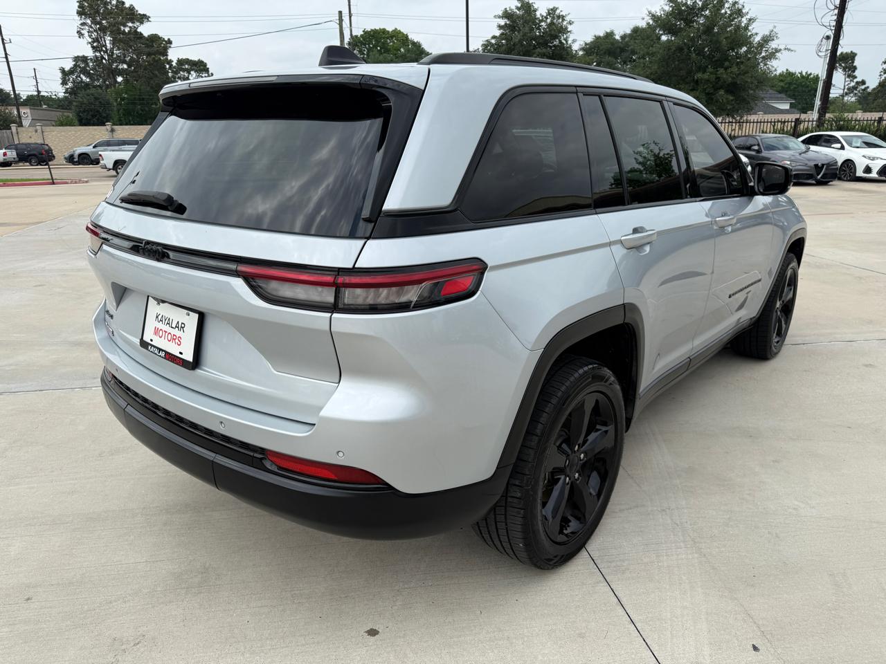 Jeep Grand Cherokee Laredo 4WD 2022