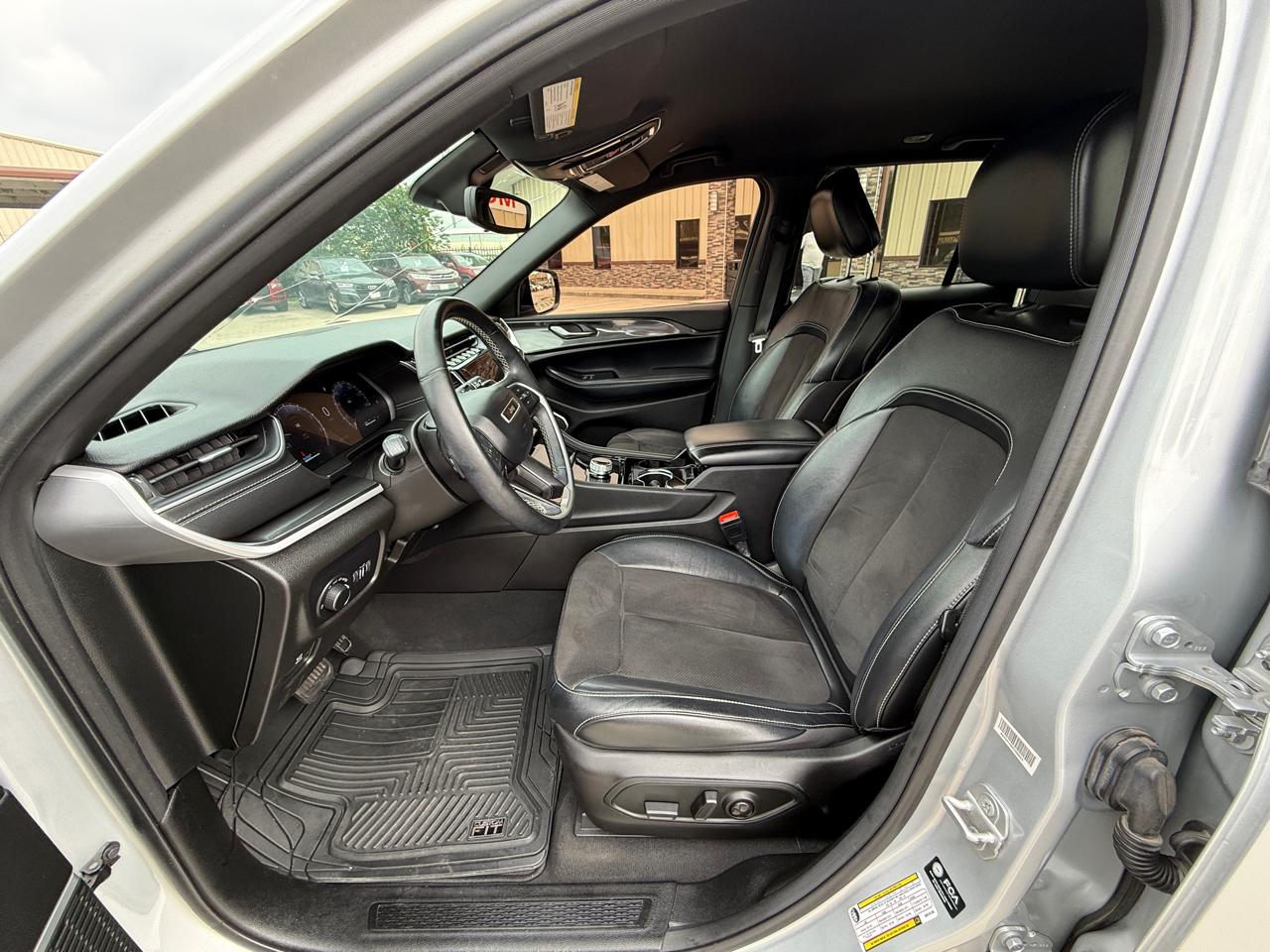 Jeep Grand Cherokee Laredo 4WD 2022