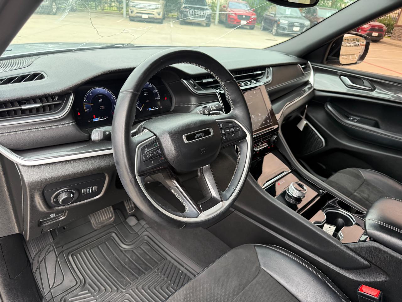 Jeep Grand Cherokee Laredo 4WD 2022