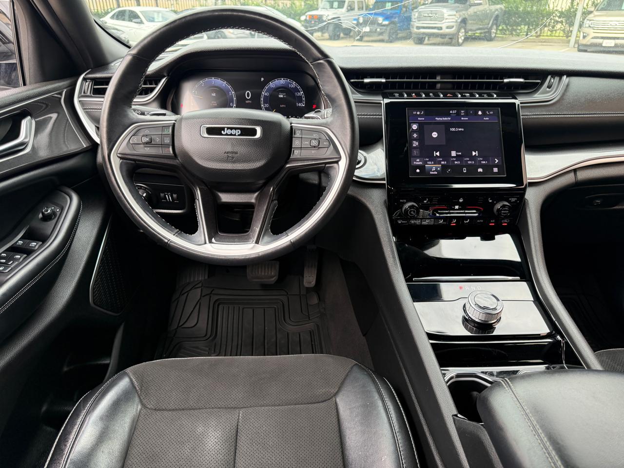 Jeep Grand Cherokee Laredo 4WD 2022