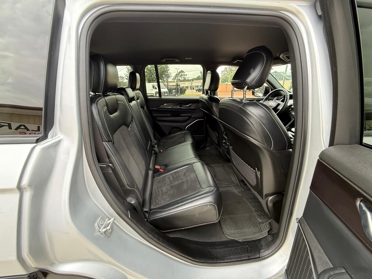 Jeep Grand Cherokee Laredo 4WD 2022