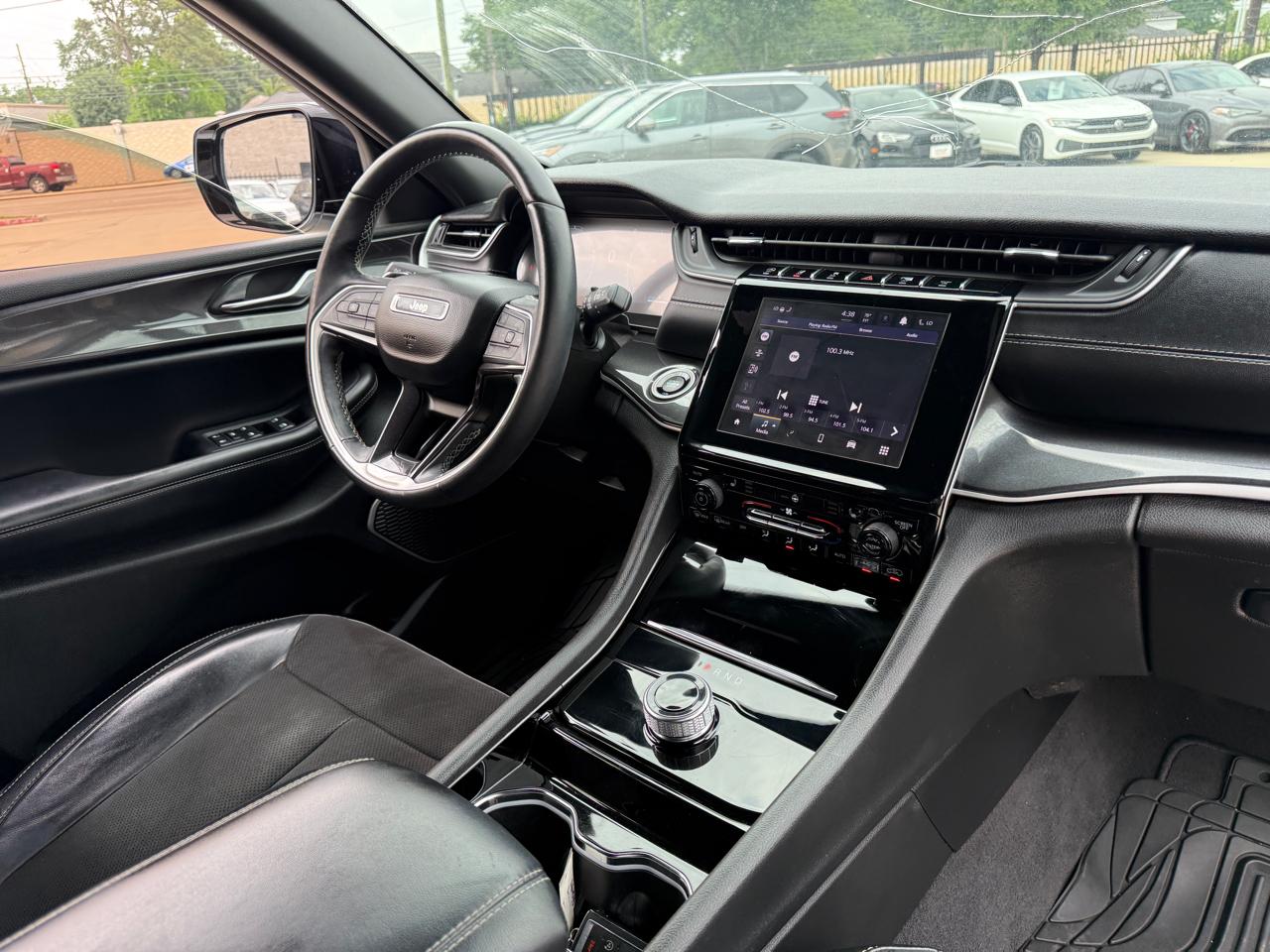 Jeep Grand Cherokee Laredo 4WD 2022