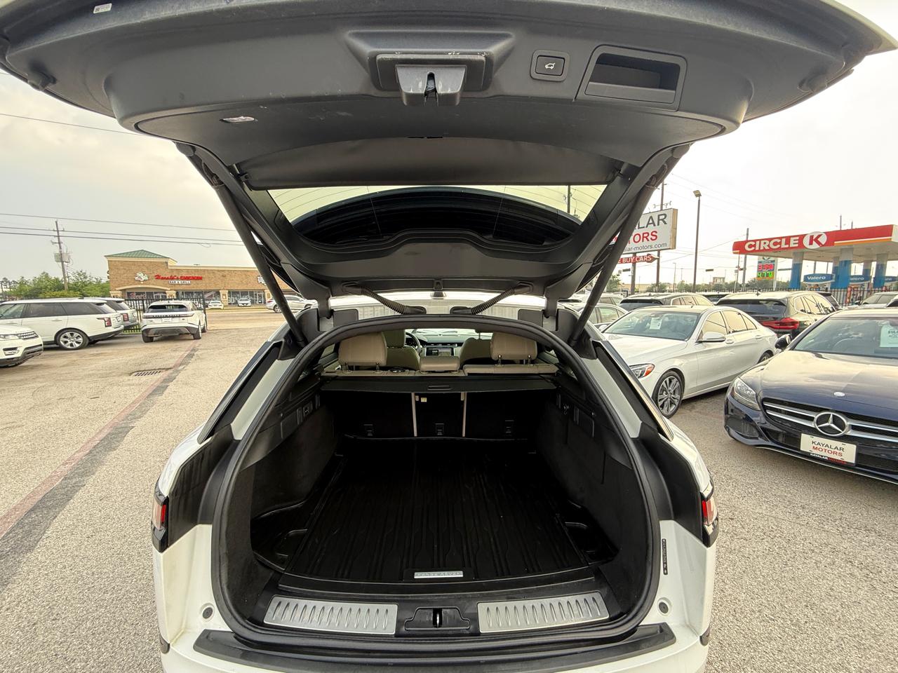 Land Rover Range Rover Velar R-Dynamic SE 2018