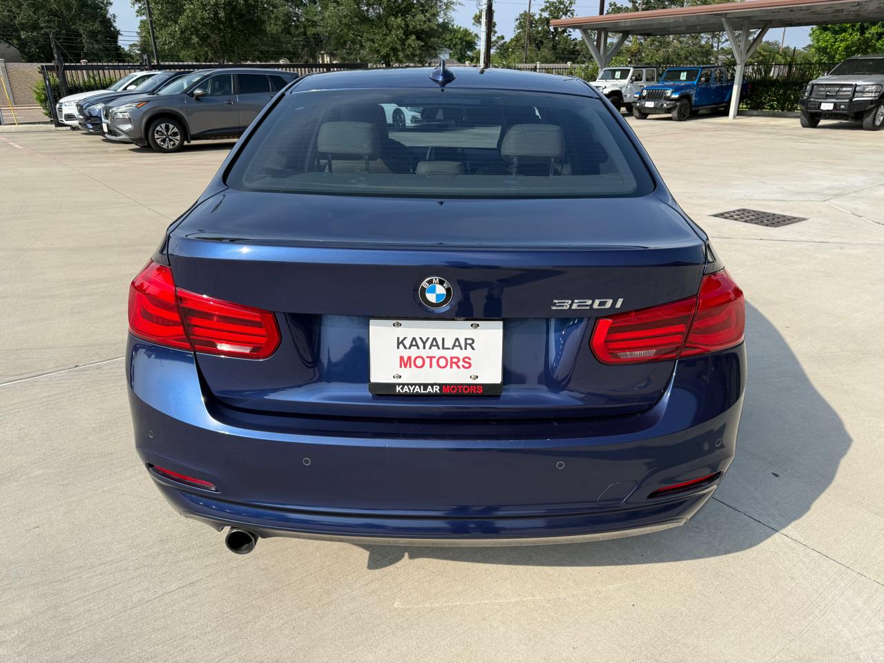BMW 3-Series 320i Sedan 2016