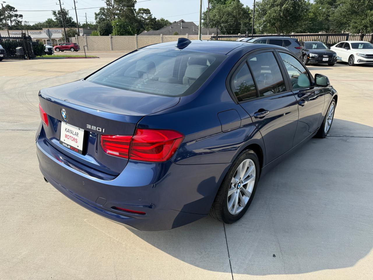 BMW 3-Series 320i Sedan 2016