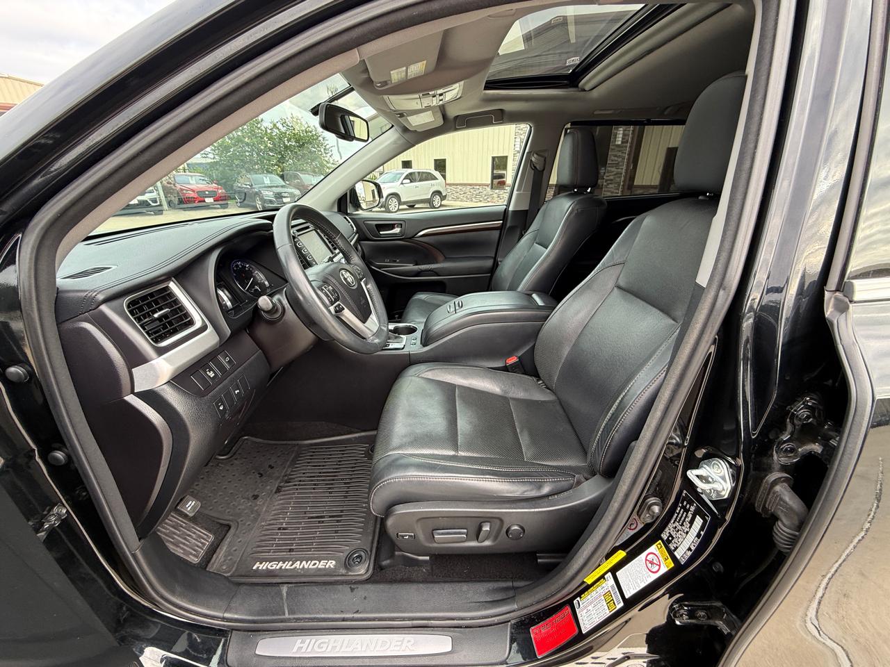 Toyota Highlander Limited FWD V6 2016