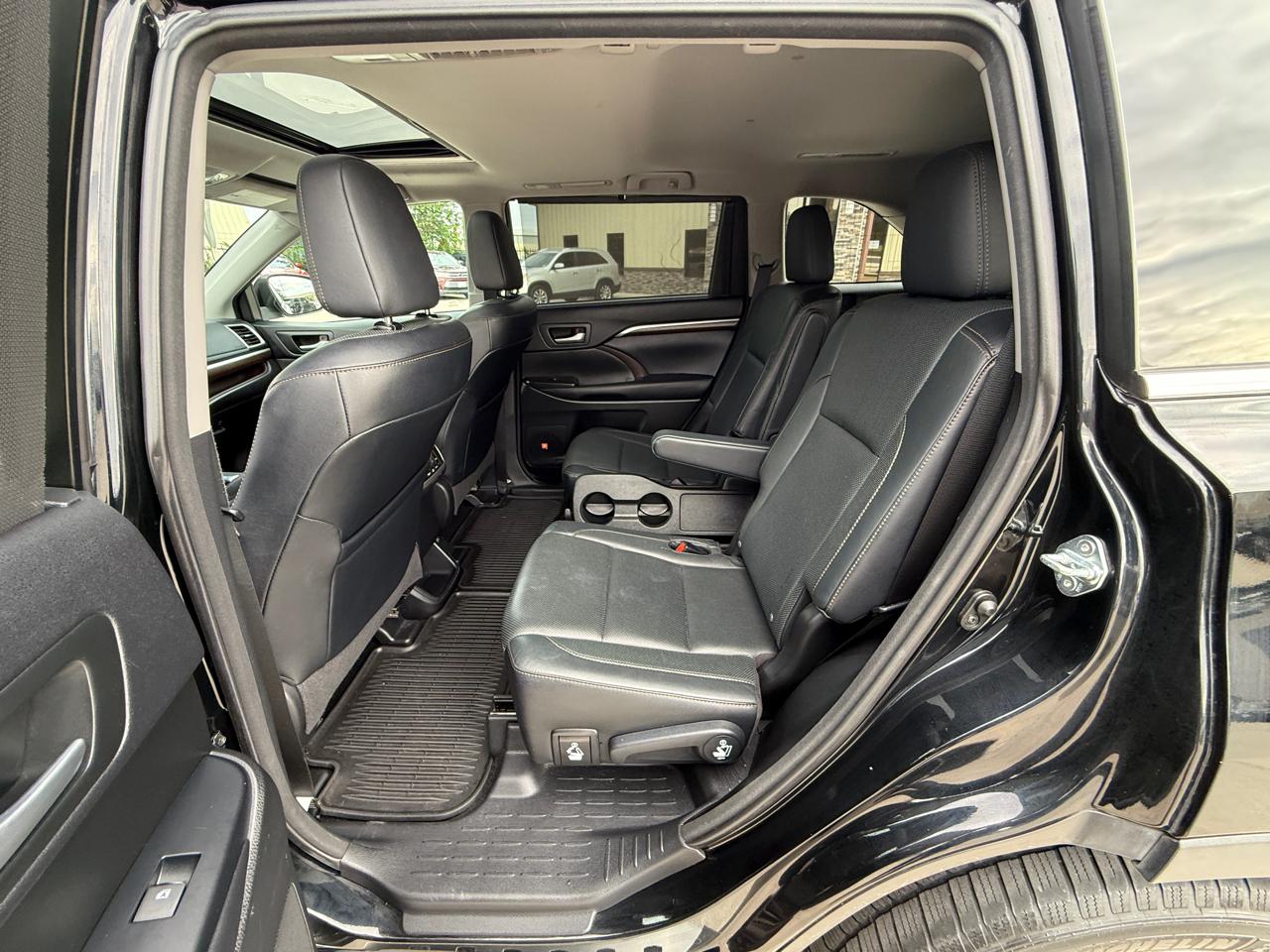 Toyota Highlander Limited FWD V6 2016