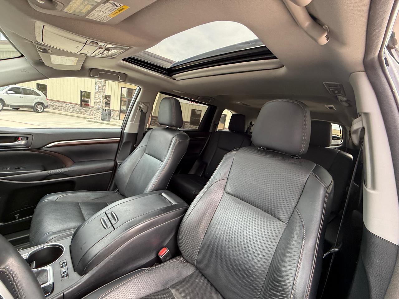 Toyota Highlander Limited FWD V6 2016