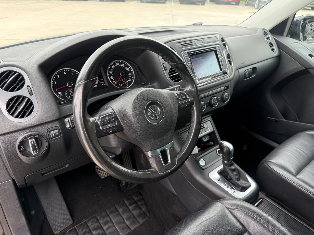 Volkswagen Tiguan SE 2016