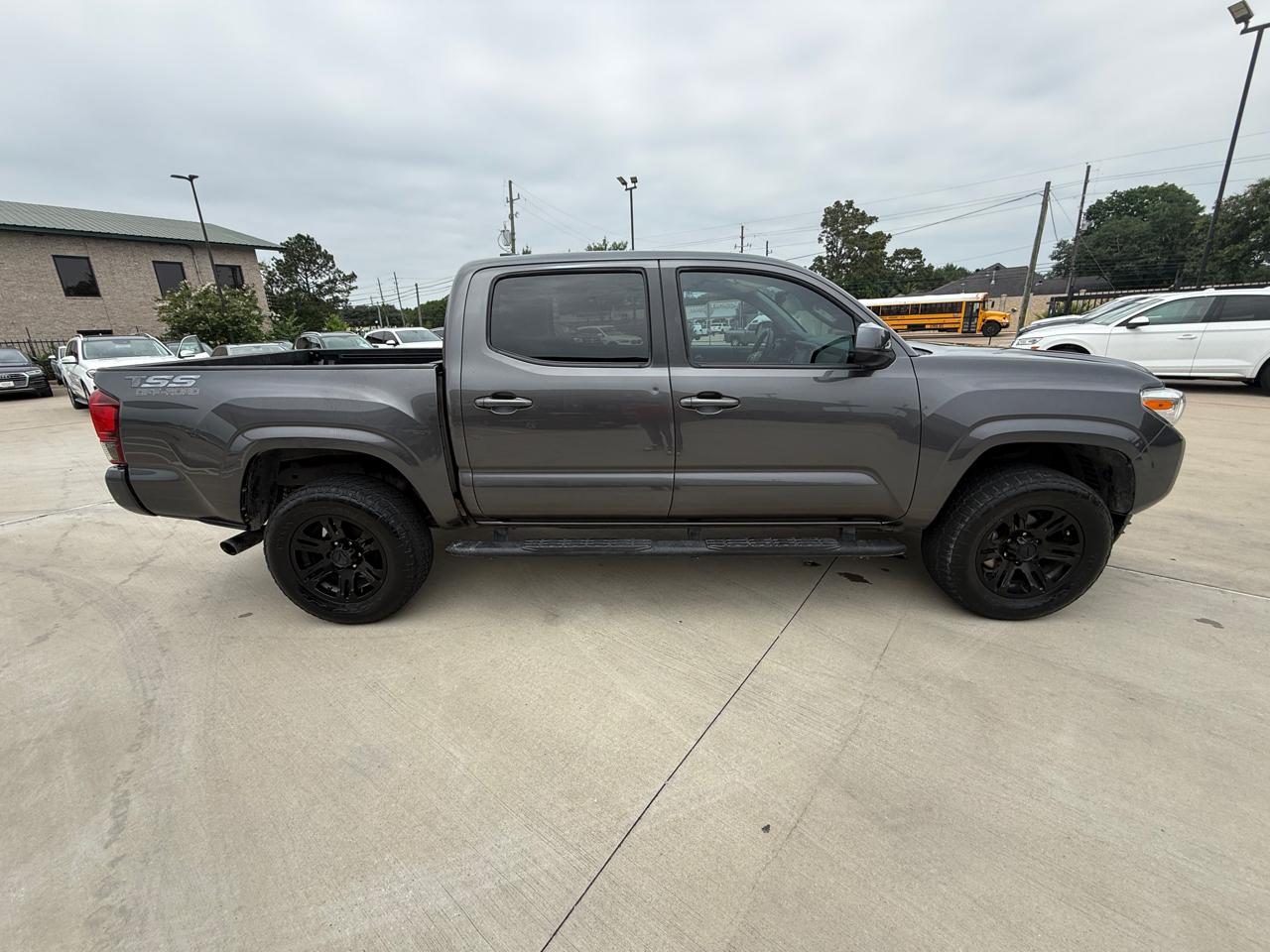 Toyota Tacoma SR5 Double Cab 2022