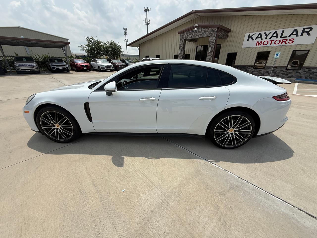 Porsche Panamera 4 AWD 2017